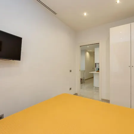 Moderno A Centro 度假居 *